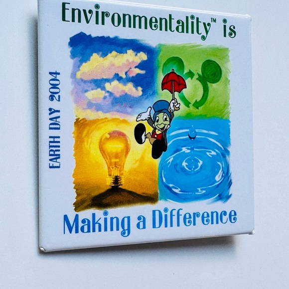 Disney Button Pin Earth Day 2004 Save World Planet Environment Jimmy Cricket - Picture 3 of 4